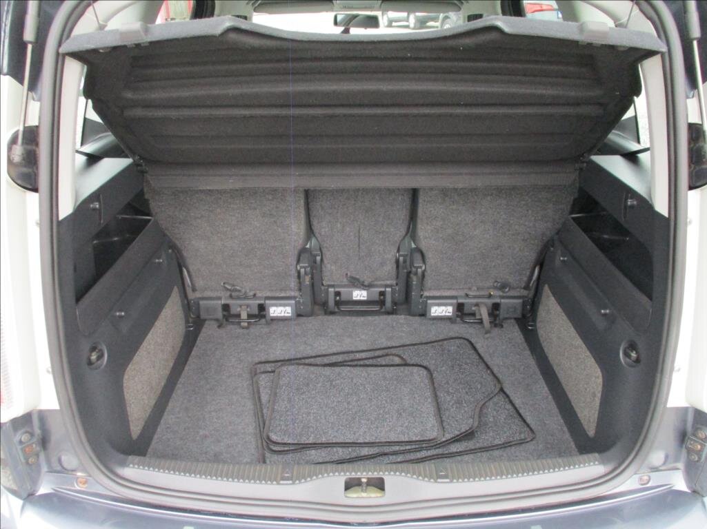 Škoda Roomster Kombi 1,4 l 63 kw