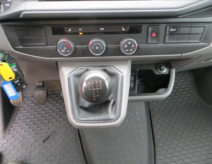 Volkswagen Transporter Skříň 2,0 l 66 kw