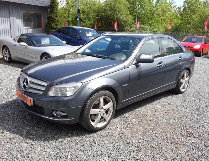 Mercedes-Benz Třídy C Sedan / Limuzína 3,0 l 165 kw