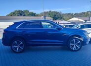 Audi Q8 4