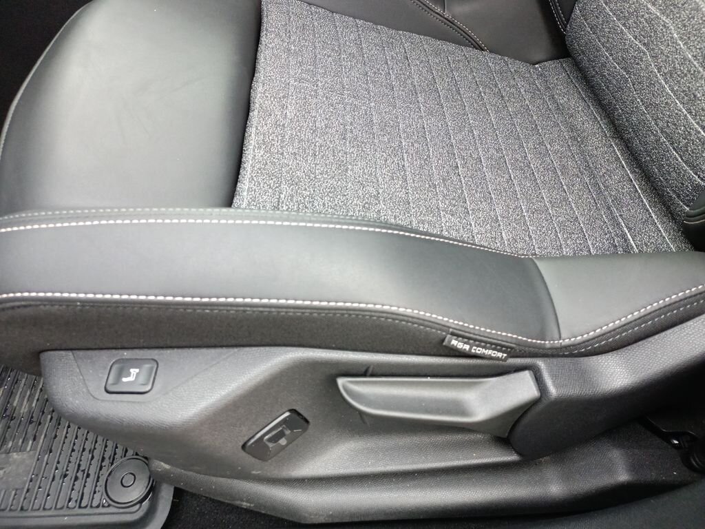 Peugeot 3008 SUV / Terénní 1,2 l 100 kw