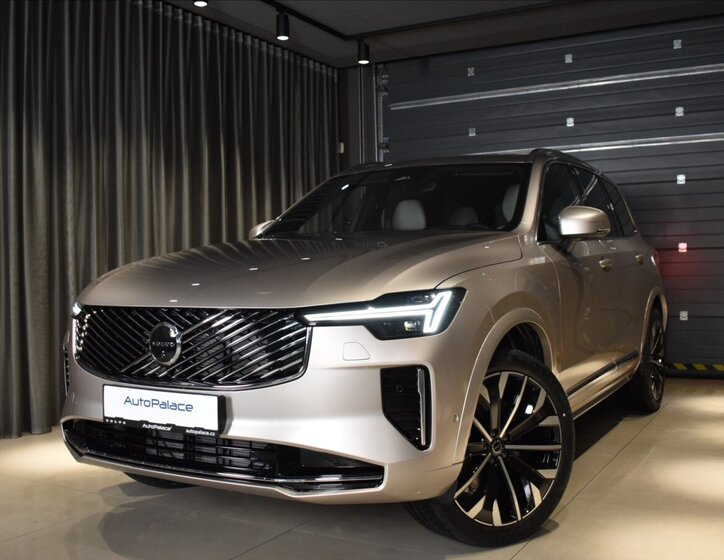 Volvo XC90 SUV / Terénní 2,0 l 184 kw