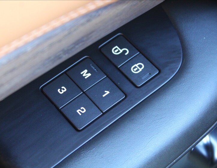 Land Rover Discovery 28