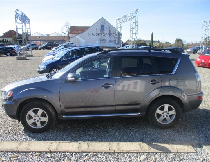 Mitsubishi Outlander SUV / Terénní 2,2 l 115 kw