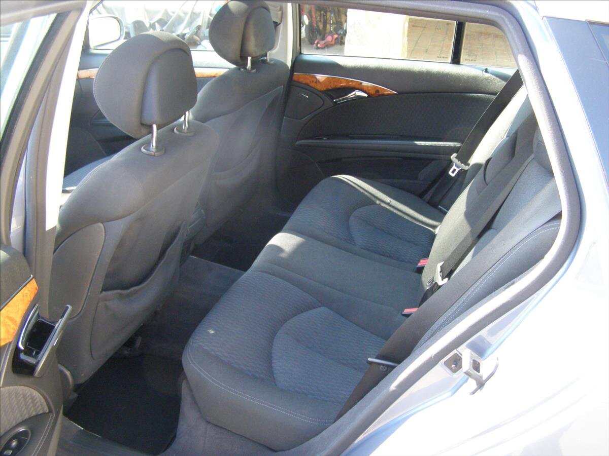 Mercedes-Benz Třídy E Kombi 2,1 l 110 kw