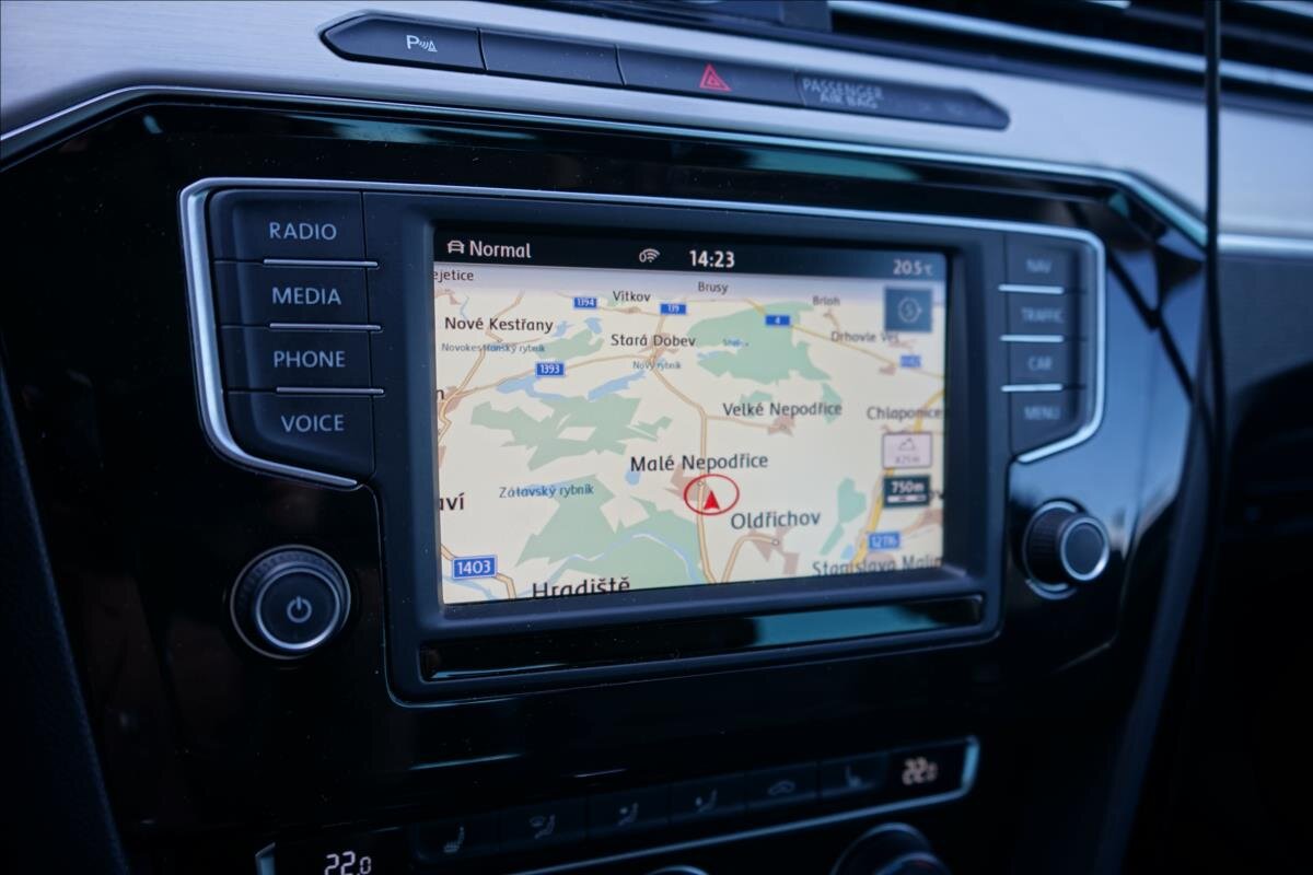 Volkswagen Passat Sedan / Limuzína 2,0 l 176 kw