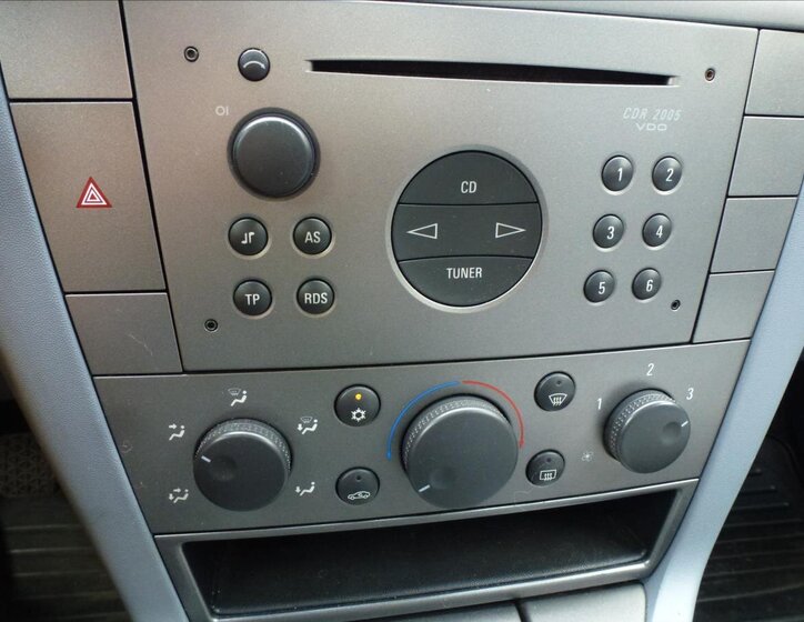 Opel Vectra Sedan / Limuzína 1,8 l 90 kw