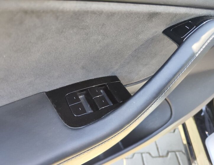 Tesla Model 3 Sedan / Limuzína 0,0 155 kw