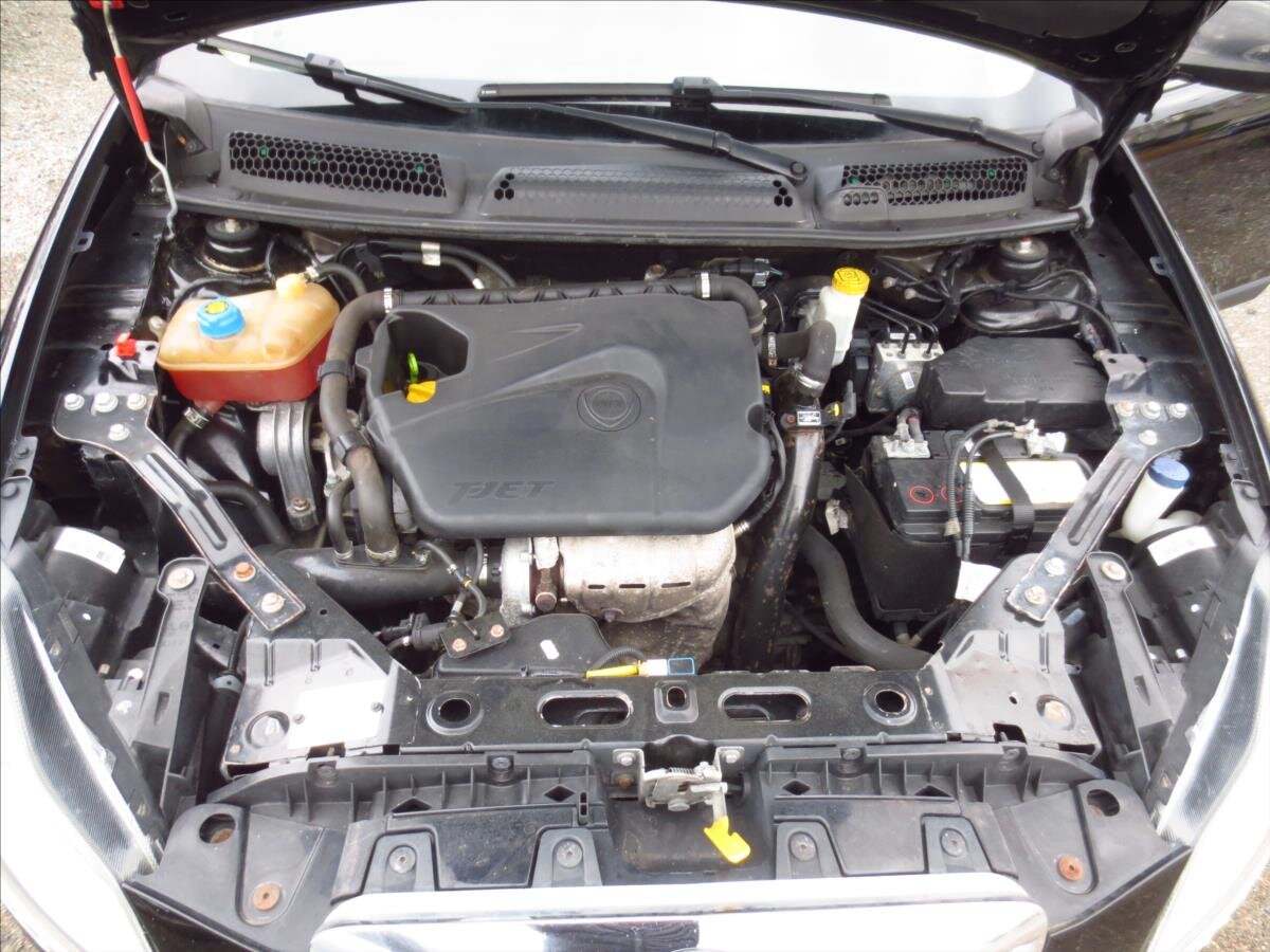 Lancia Delta Hatchback 1,4 l 88 kw