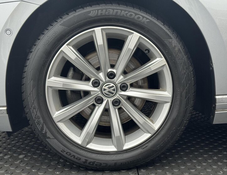 Volkswagen Passat Kombi 1,5 l 110 kw