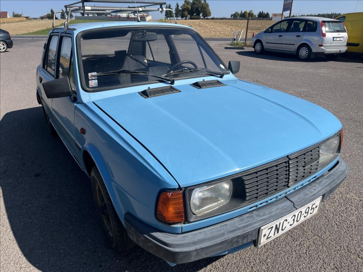 Škoda 105 Sedan 1,0 l 33 kw