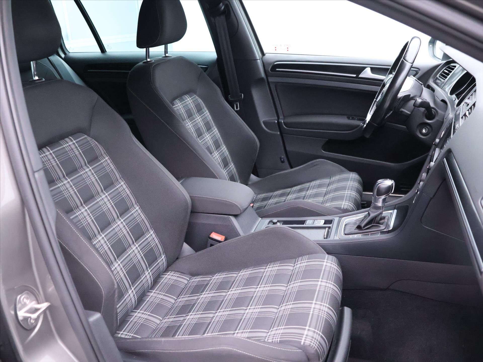 Volkswagen Golf Kombi 2,0 l 135 kw