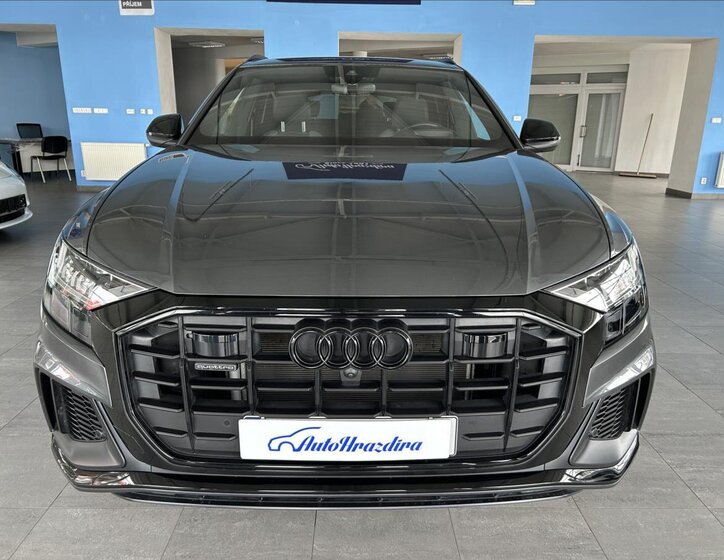 Audi Q8 SUV / Terénní 3,0 l 250 kw