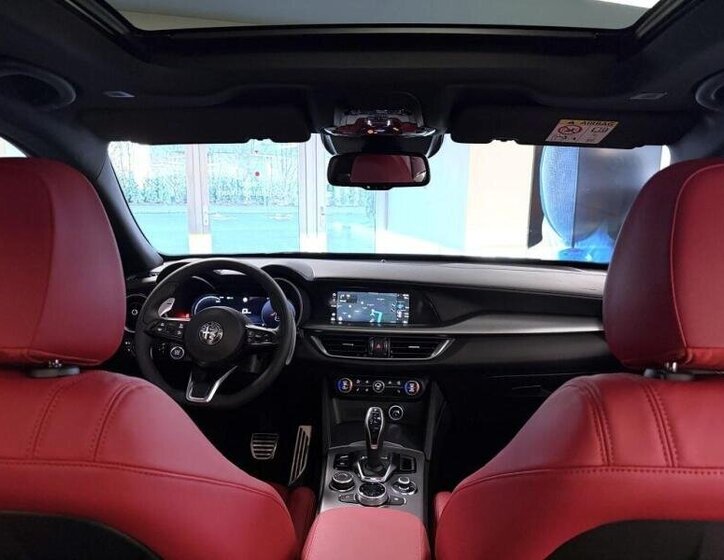 Alfa Romeo Stelvio SUV / Terénní 2,0 l 206 kw