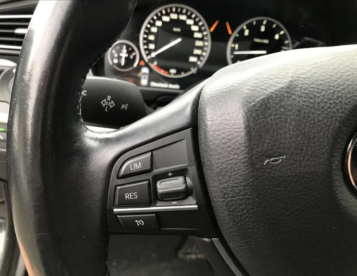 BMW Řada 5 Kombi 3,0 l 190 kw