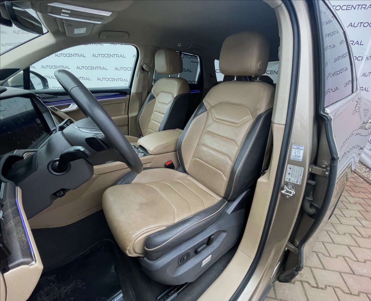 Volkswagen Touareg SUV / Terénní 3,0 l 210 kw