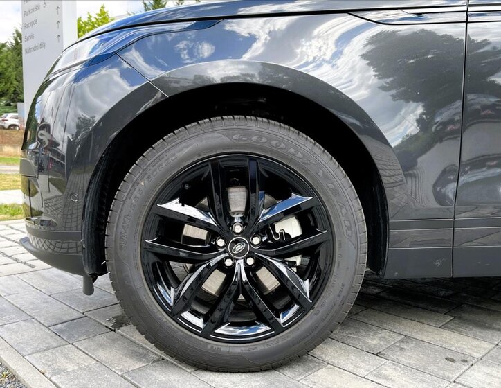 Land Rover Range Rover Velar SUV / Terénní 2,0 l 297 kw