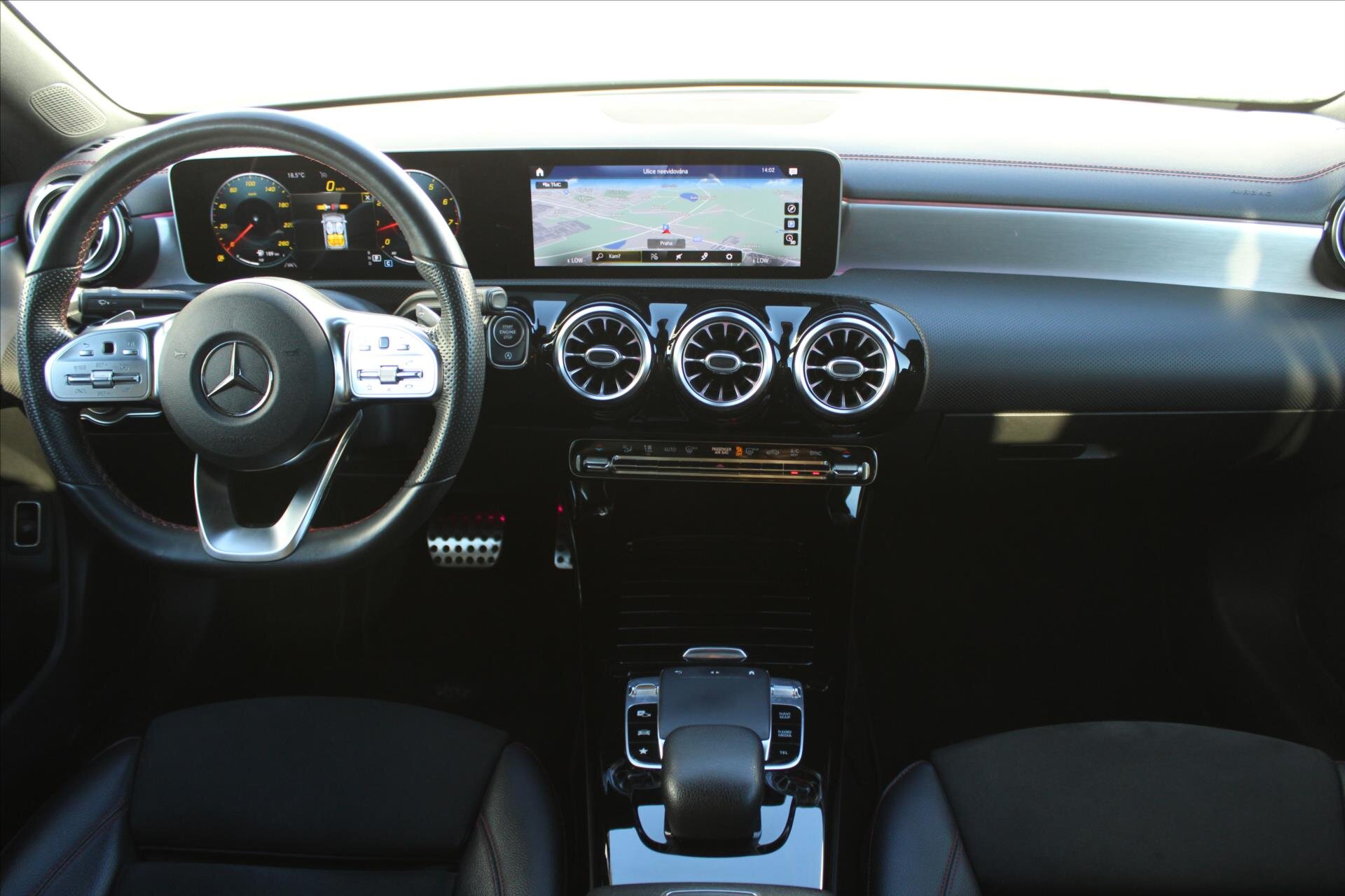 Mercedes-Benz CLA Sedan 2,0 l 140 kw