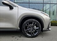 Lexus NX 350h SUV / Terénní 2,5 l 147 kw
