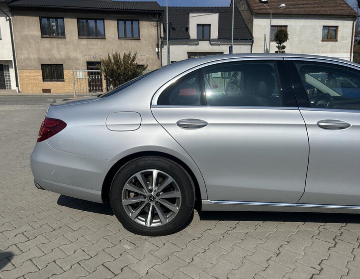 Mercedes-Benz Třídy E Sedan / Limuzína 3,0 l 190 kw