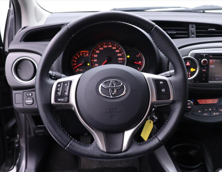 Toyota Yaris 16