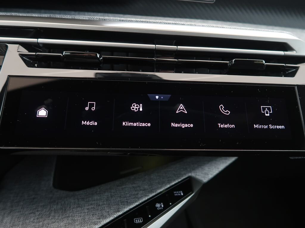 Peugeot 3008 SUV / Terénní 1,2 l 100 kw