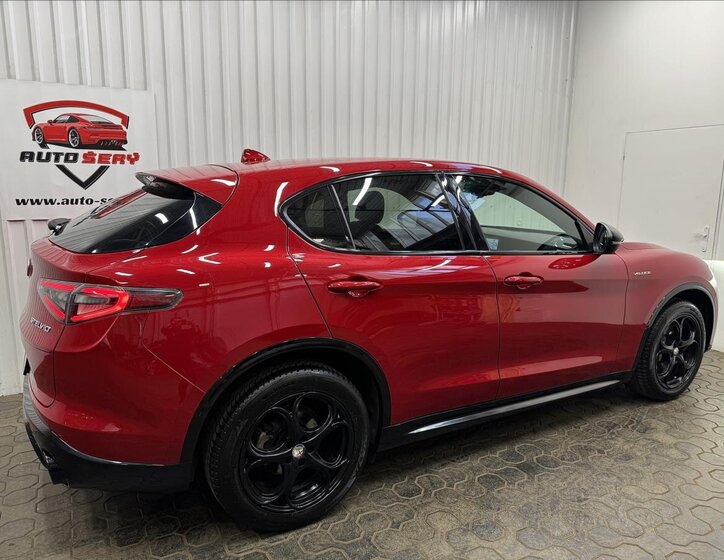 Alfa Romeo Stelvio SUV / Terénní 2,1 l 154 kw