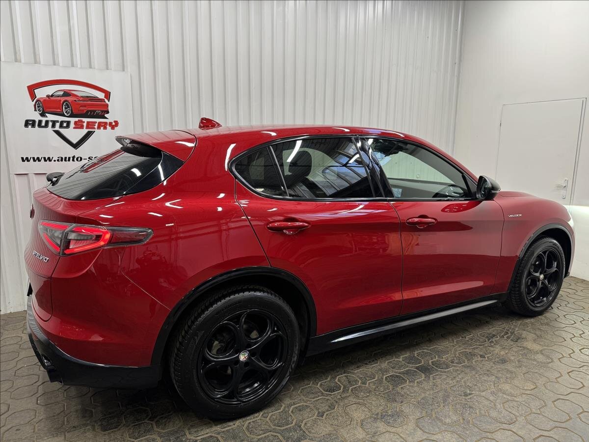 Alfa Romeo Stelvio SUV / Terénní 2,1 l 154 kw