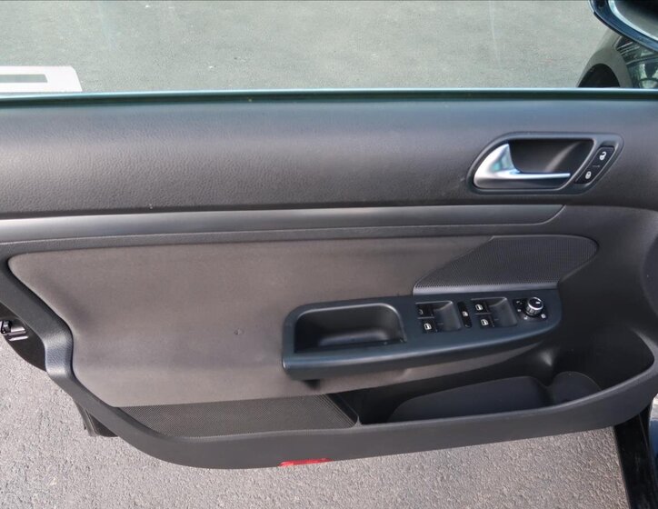 Volkswagen Golf Kombi 1,6 l 77 kw