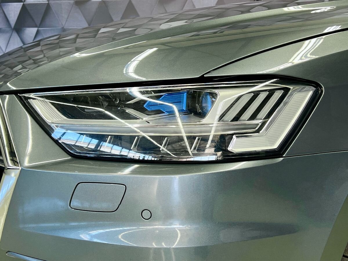 Audi A8 Sedan / Limuzína 3,0 l 210 kw