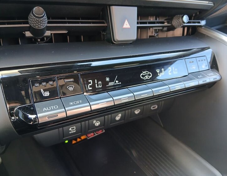 Toyota C-HR SUV / Terénní 2,0 l 112 kw