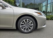 Lexus ES 300h Sedan 2,5 l 160 kw