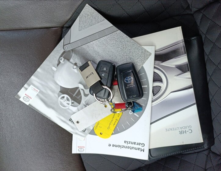 Toyota C-HR Hatchback 1,8 l 72 kw