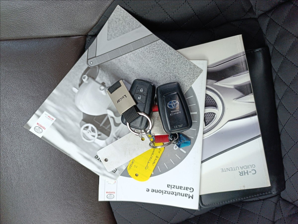 Toyota C-HR Hatchback 1,8 l 72 kw