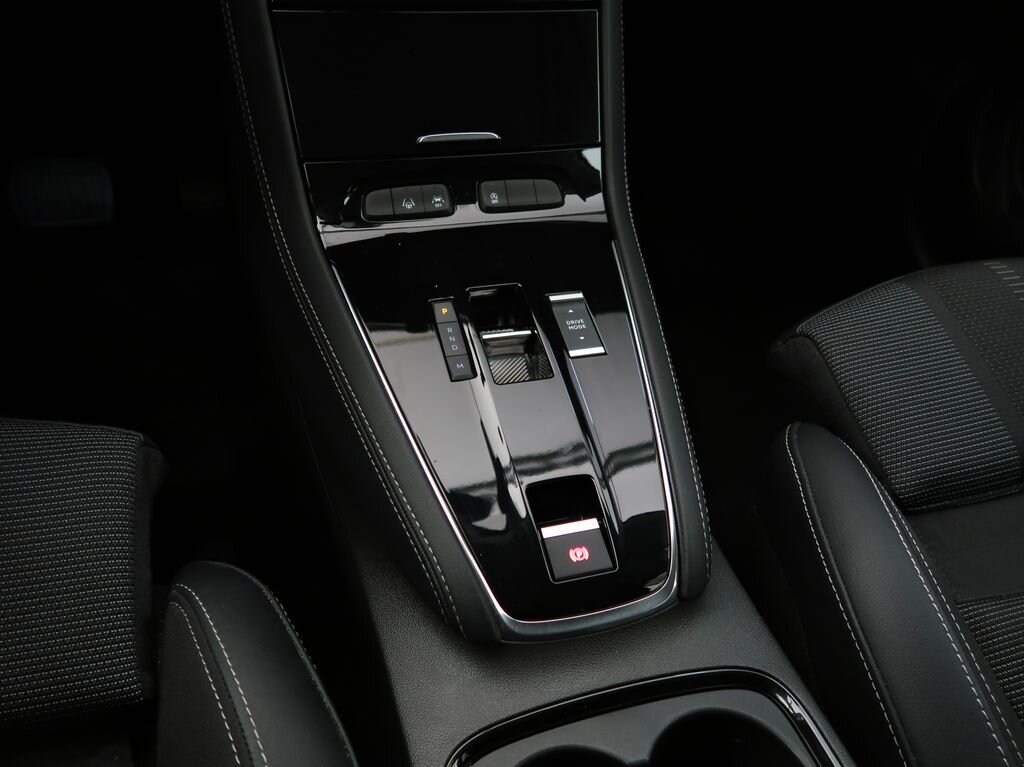 Opel Grandland SUV 1,2 l 96 kw