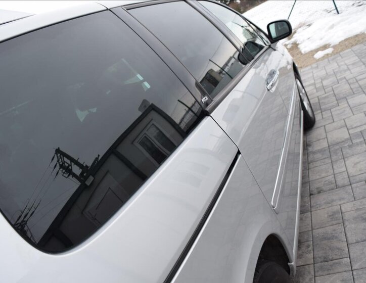 Peugeot 807 MPV 2,0 l 100 kw