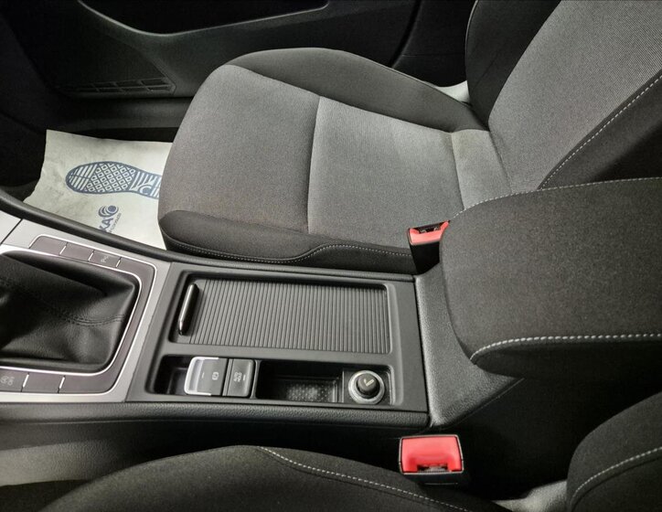 Volkswagen Golf Hatchback 1,2 l 81 kw