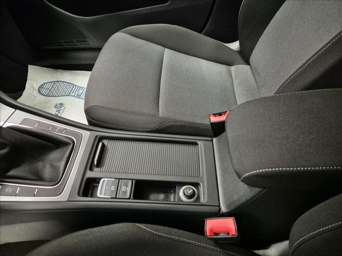 Volkswagen Golf Hatchback 1,2 l 81 kw