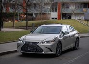 Lexus ES 300h Sedan / Limuzína 2,5 l 160 kw