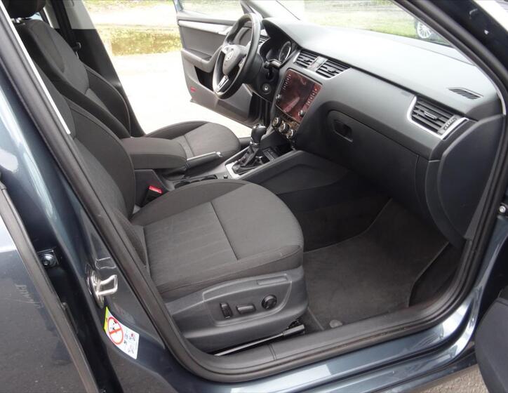 Škoda Octavia 12