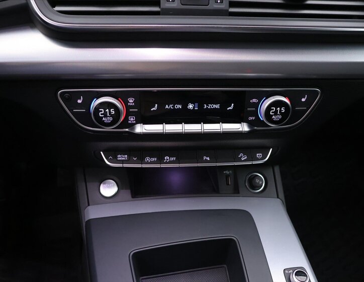 Audi Q5 SUV / Terénní 2,0 l 150 kw