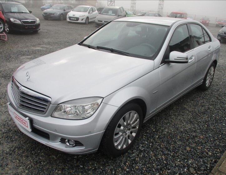 Mercedes-Benz Třídy C Sedan / Limuzína 1,8 l 115 kw