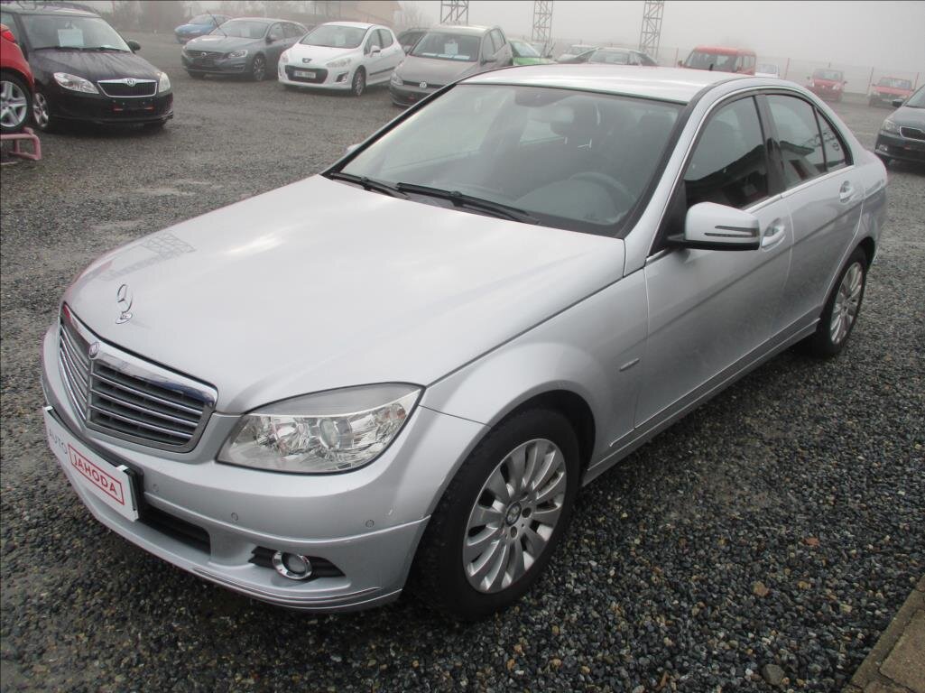 Mercedes-Benz Třídy C Sedan / Limuzína 1,8 l 115 kw