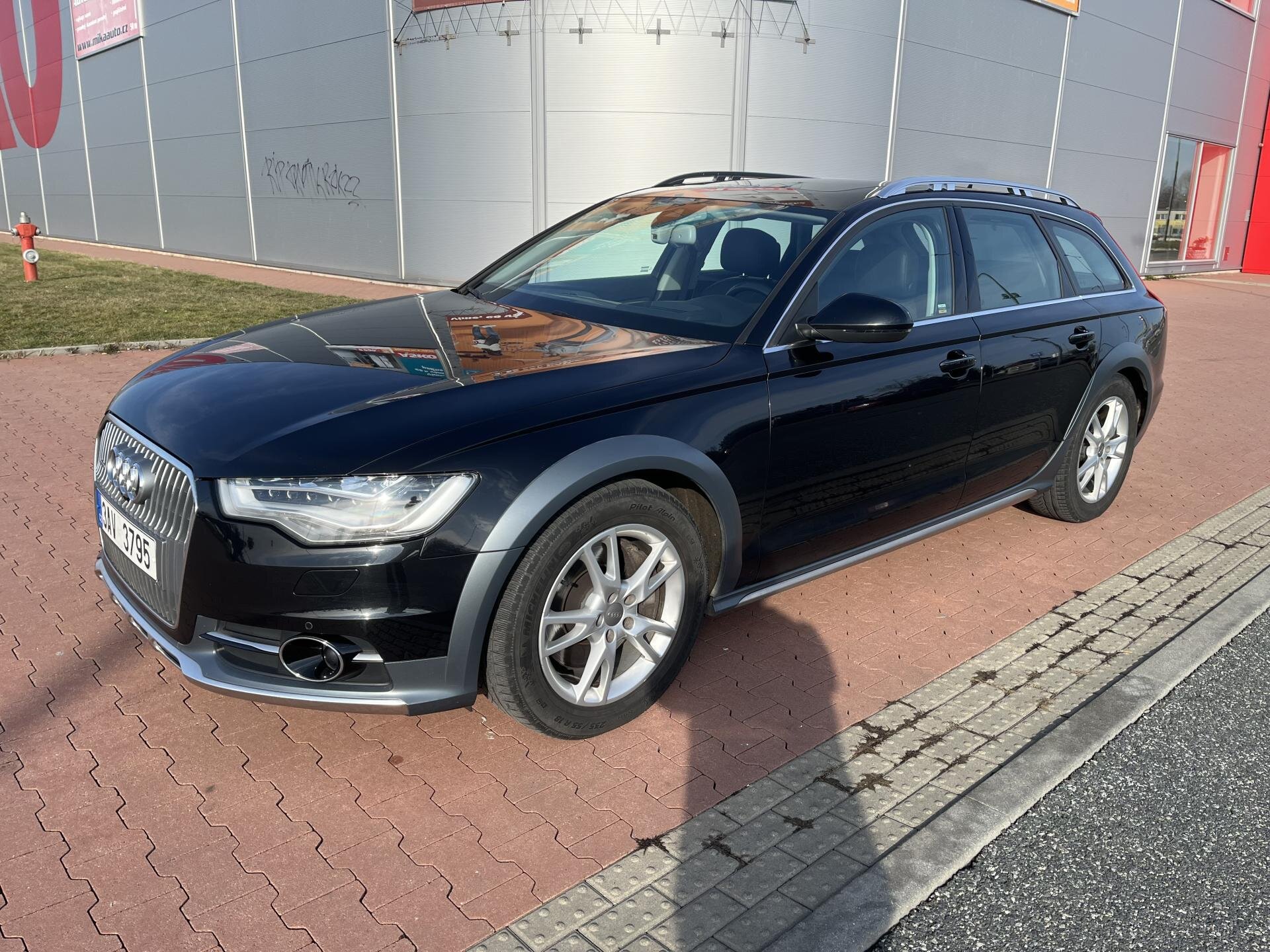 Audi A6 Allroad Kombi 3,0 l 230 kw