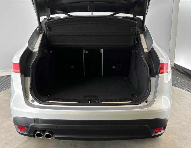 Jaguar F-Pace SUV / Terénní 2,0 l 132 kw