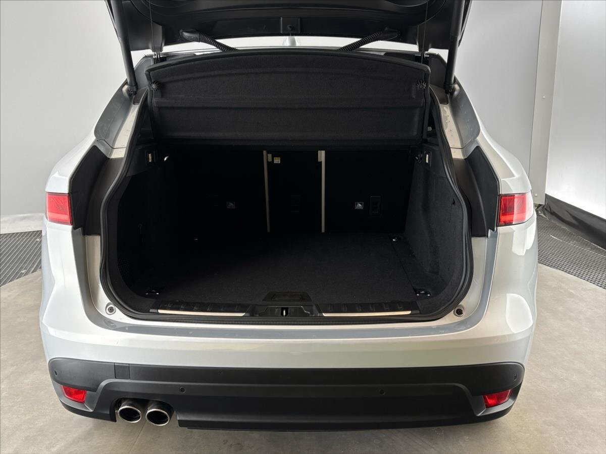 Jaguar F-Pace SUV / Terénní 2,0 l 132 kw