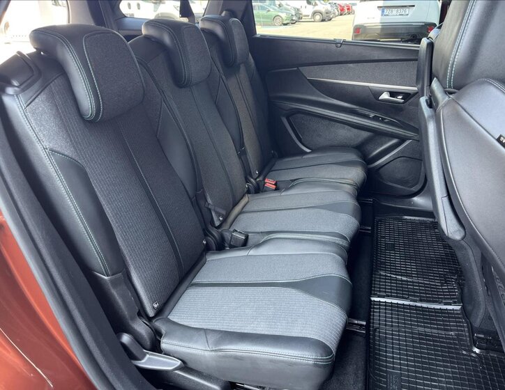 Peugeot 5008 SUV / Terénní 1,2 l 96 kw