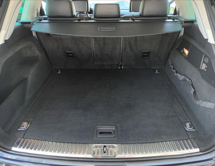 Volkswagen Touareg SUV / Terénní 3,0 l 176 kw