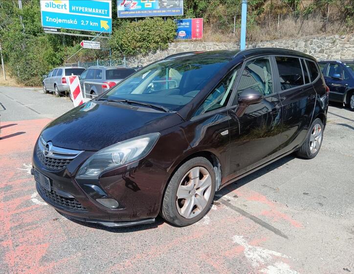 Opel Zafira 4