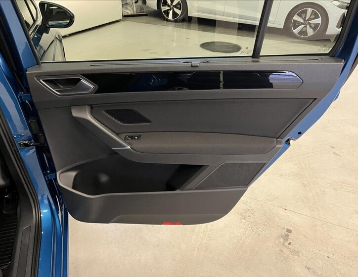 Volkswagen Touran MPV 1,5 l 110 kw